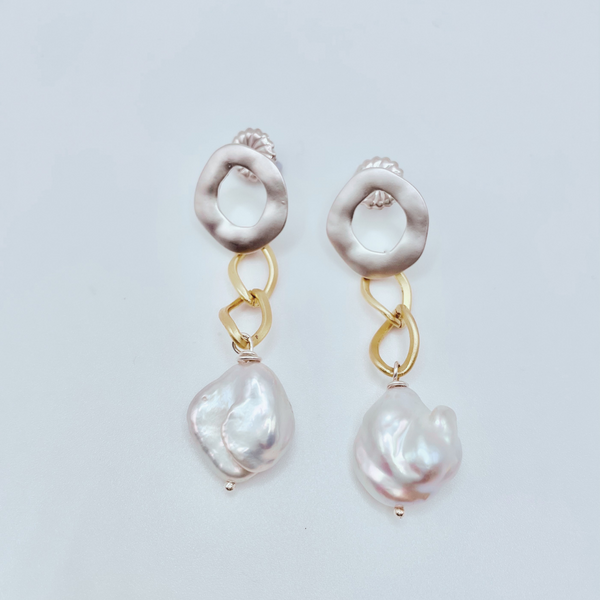 Circle and Chain Drop Pearl Earrings
